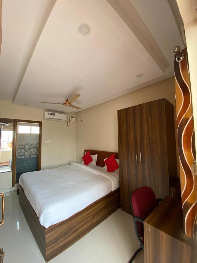 Hotel Renuka Визакхапатнам Екстериор снимка